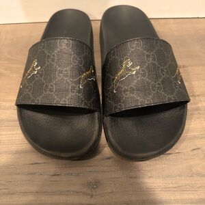 Gucci GG Supreme Tigers Print